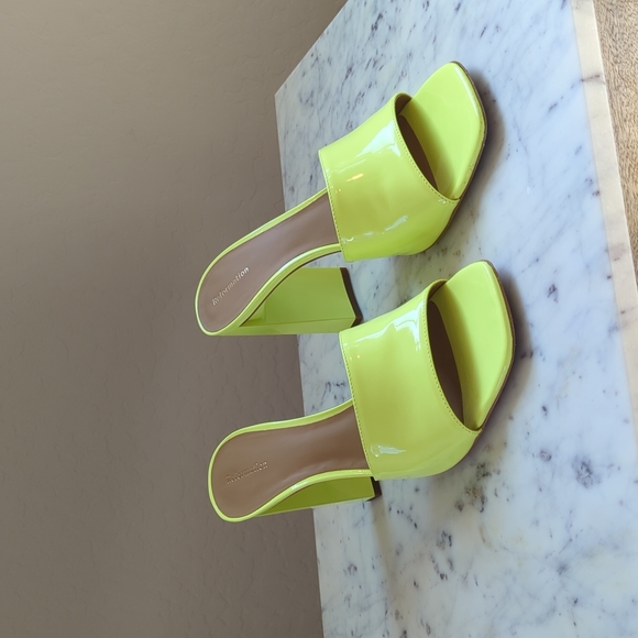 Reformation Shoes - Reformation Georgi Block Heel Sandal Acid Yellow